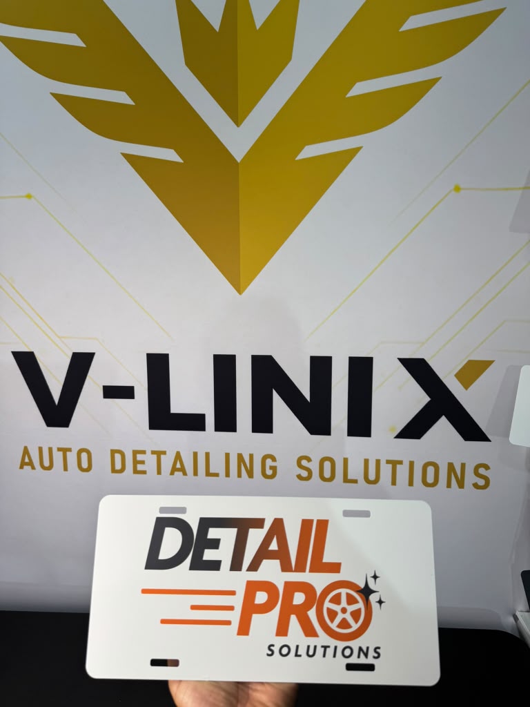 Placa de cubierta personalizada para detallistas móviles: aluminio + adhesivo reutilizable | VLINIX